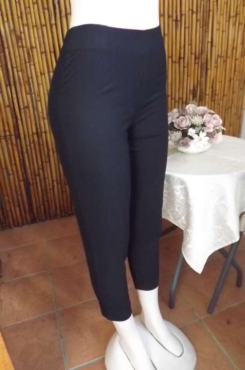 Black bandless ankle length Woolworths pants in size 34/10.In polyester/viscose blend with stretch