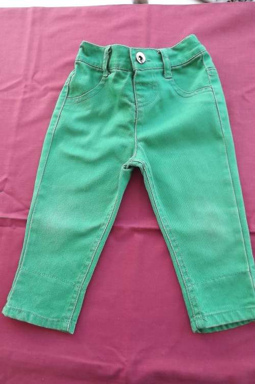 Green 100% cotton pants for 6 to 12 months old toddler.Elastic at middle back.Good condition