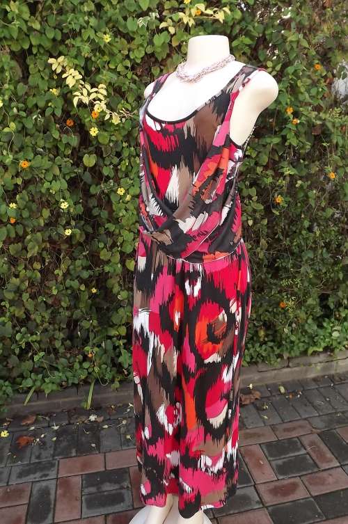Colourful stretch cotton long dress in striking print in black,pink and red.Size 36/12