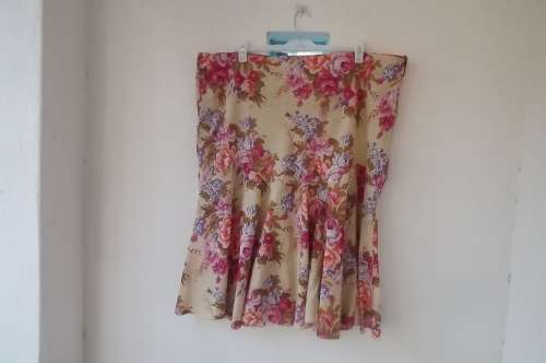 Celebrate summer in this cheerful lined floral godet skirt.Size 48/24 by Inspire.Cotton fabric.