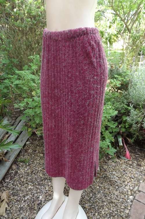Cranberry Colour Knitted Winter Skirt with Elasticated Middle in size 36 to 38-slit at sides-as new