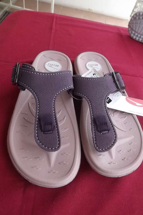 Pair of KITO sandals in size 7.The best from Thailand.Mulberry colour.Soft and confortable.New