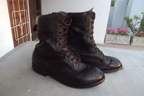 Pair of SADF Genuine brown leather boots size 8.5 army size 270.By DWS 2012 issue.As new