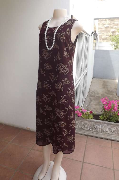 Elegant and smart burgundy double layer shift dress by MONOTIVE C size 34/10.Slit on left front