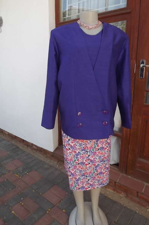 Dark purple crossover doublebreast smart satin jacket by RENZO. Size 42/18.Very special jacket