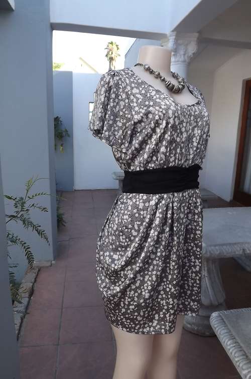 Beautiful little grey silky dress with tiny white figures.Size 36/12 by RE.Fully lined.As new