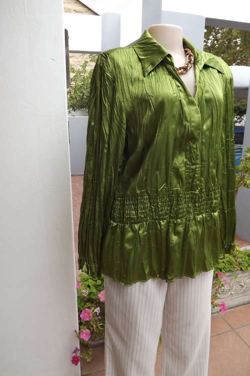Avo green creased polyester satin pull over top by OASIS size 42/18.Good condition