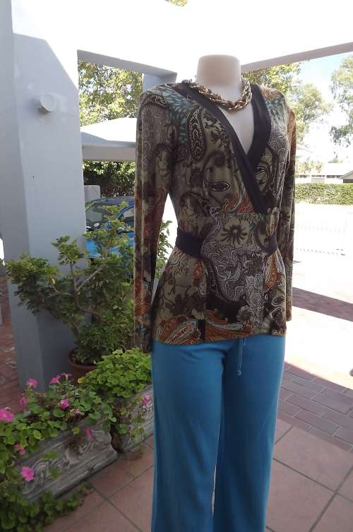Stunning JFK long sleeve autumn colourd stretch polyester top.Size 36/12.Good condition