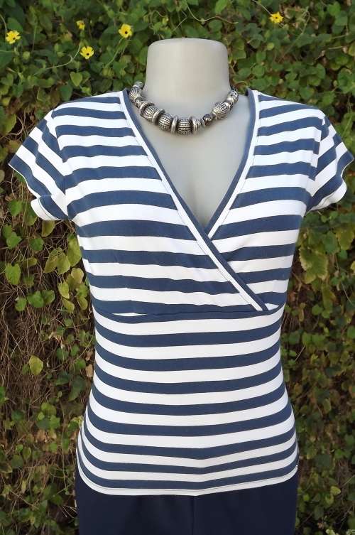 Beautiful navy and white horizontally striped top in stretch cotton.Size 34/10 by TRUWORTHS.