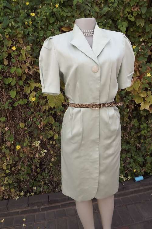 Pastel mint green button down dress by LAMBALLE authentic fashion.Size 35/11.New condition
