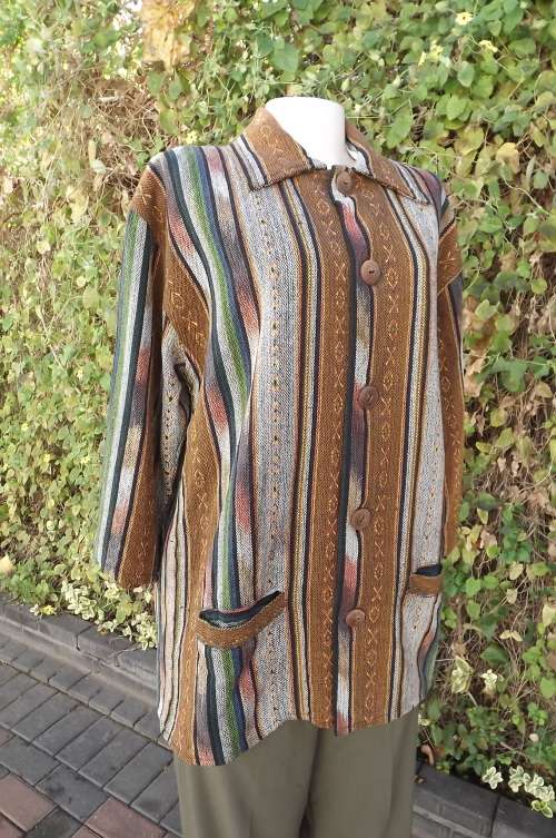 Jacket in thick 100% cotton made in Nepal.Size 40/16.Fully lined.Amazing garment