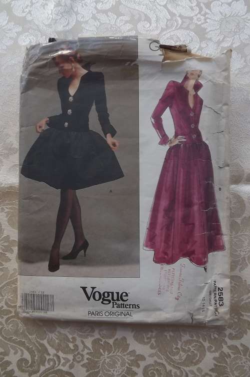 Paris original VOGUE sewing pattern 2583 for beautiful dress size 12,14 and 16