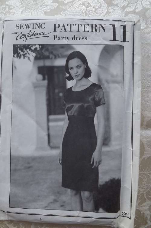 Sewing with CONFIDENCE pattern 11 party dress in empire style.From size 8 to 18