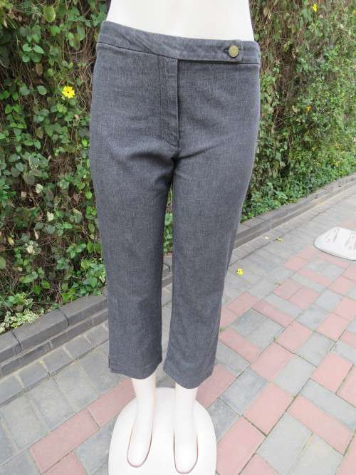 Black glam ORIGINAL POLO ankle length pants.Size 34/10.In stretch polycotton fabric.Slits at sides