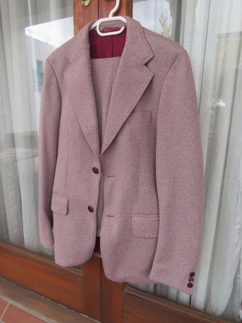 Vintage men's suite crimplene stretch fabric by CABANAS.Size 30 pants and 34 jacket.