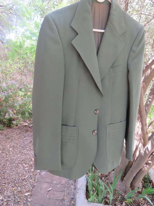 Olivegreen men's sports jacket by REX TRUEFORM.In superweave Terylene.Size 36L