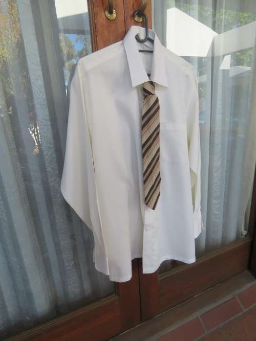 Amazing soft cream HERR MANN elegant long sleeve shirt with matching tie.Size M