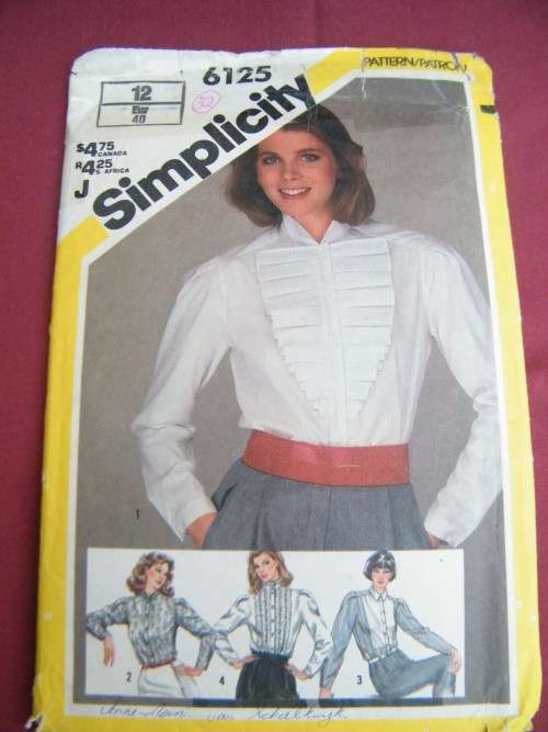 Simplicity sewing pattern 6125 for stunning blouse.Size 10 to 16..Good condition