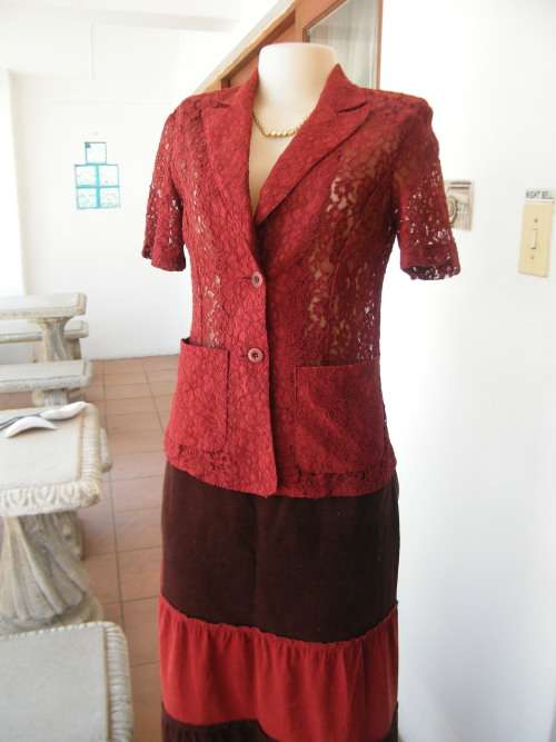Amazing dark red tailored acrylic lace top.Size 32 Button down.2 front pockets by NEW PATTERN