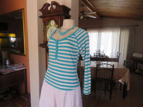 Pretty turquoise and white horizontally striped polycotton knit top size 34/10.Good condition
