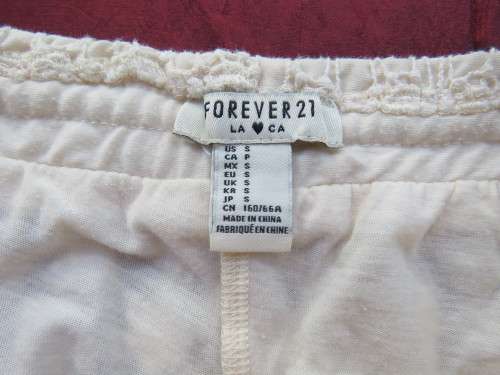 Fabulous sexy cream cotton lace shorts with stretch cotton inner. By Forever 21 size 32/8.