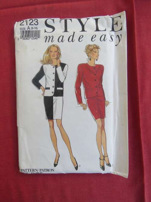 STYLE sewing pattern 2123 size 6 to 16.Beautiful ladies suit.As new. Skirt and jacket.