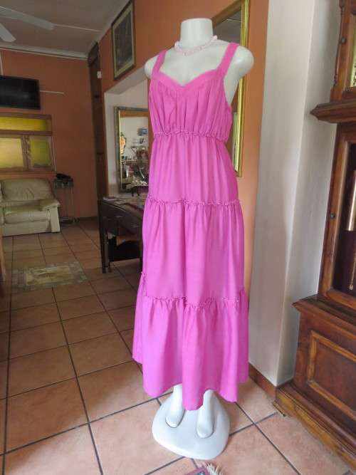 Magenta pink summer long tiered dress by ALWAYS 21 size 34.Elasticated waist.Good condition