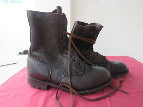 Pair of brown genuine leather SADF army boots issued 2010 in size 270 army size 9.As new.