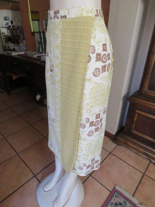 Fabulous cross over skirt in textured viscose/rayon blend.By NEW DIRECTION in size 48/24.As new.
