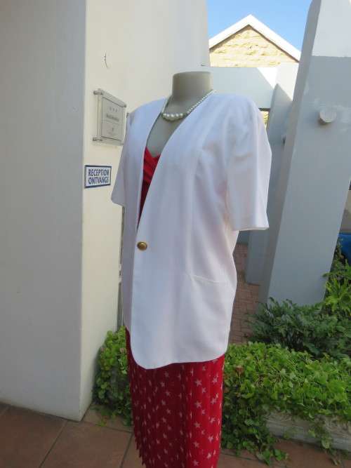 Summer White short sleeve jacket by `DELTON` in size 36/12.In 100% poly cotton.New condition.