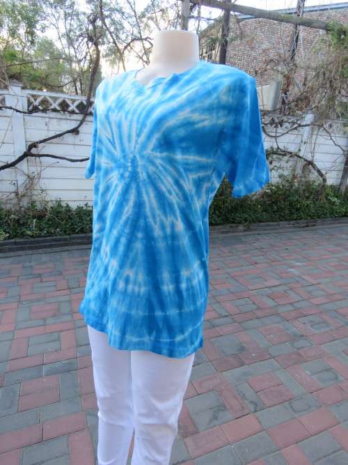 Chic,fashionable tie-dyed 100% cotton short sleeve t-shirt.Size 36/12.Made in Thailand.New item.
