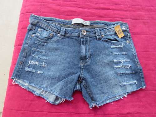 Men's size 32 denim shorts in stretch cotton by 'JOE'.Distressed fashion short.Good condition.