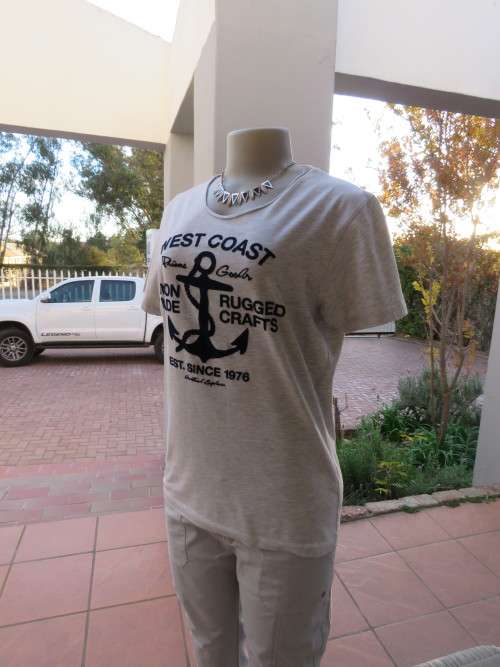 'SMOG' light grey short sleeve slim fit t-shirt.Made in Turkey.Size 36/12.As new.