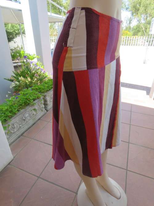 Irresistible uniquely striped colourful paneled skirt by `TRUWORTHS` in 32/8 Good condition.