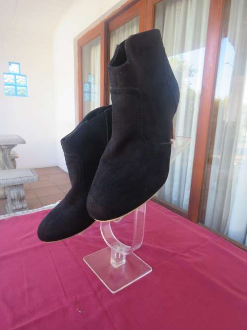 Pair of suede 'CHELSEA' boots by 'WOOLWORTHS' in size 7.Block heels.As new.