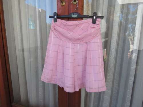 High waist Pink Silky Check Skorts in size 6/30 - middle 69cm - smart enough for evening wear- new