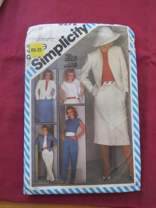`SIMPLICITY` pattern 6272 in size 8 to 18 for pants,slim skirt,lined jacket and top.Good condition.