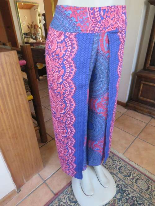 High fashion boho chic pants from Thailand.Legs open,fold over in royal blue.Size 34/10.New.
