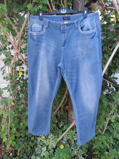 Fashion blue jeans in plus size 44/20 by 'FASHION EXPRESS'.Tapered legs.Inner leg 71 cm.Good cond.