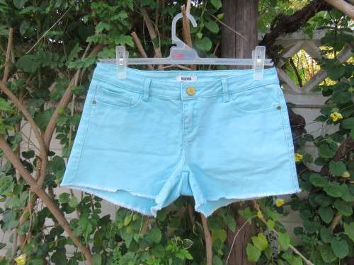 'RE' denim turquoise sexy cotton stretch shorts.Size 34/10.Distressed look.Used but in good cond.