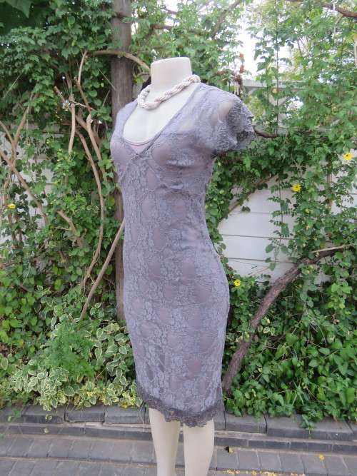 Seriously sexy silver grey shift dress with seperate loose inner.By 'LOVE' in 32/8.New cond.