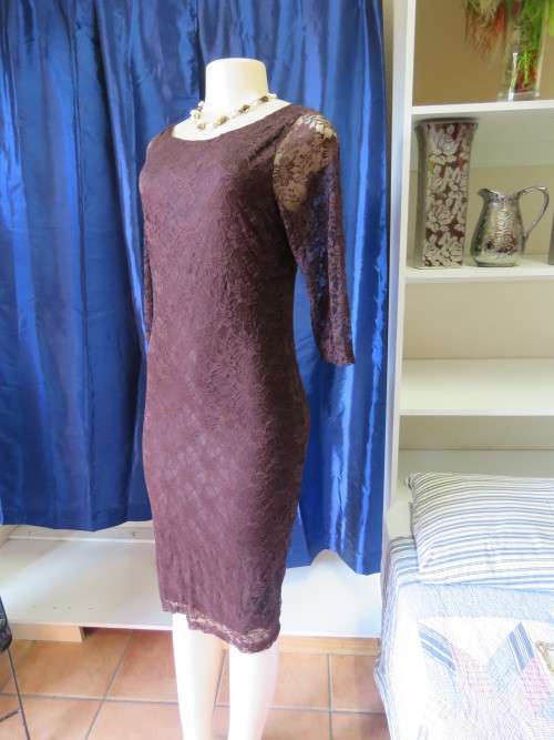 Sophisticated slim choc brown dress in buttersoft acrylic lace . Size 34/10 from Dramaqueen.