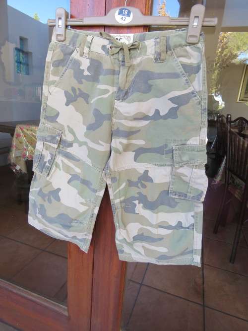 Camouflage cropped pant for boy of 7-8 year old.By 'CHEROKEE' with side pockets.Used condition.