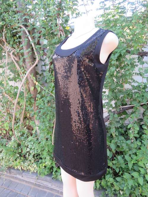 Glamorous black sequined front evening dress by 'ZPZG' size 34/10.In stretch polyester.New cond.