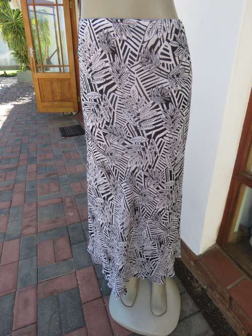 Fabulous floor length monochrome skirt with leaves and stripe design.By 'IMAGE'  size 38/14.As new.