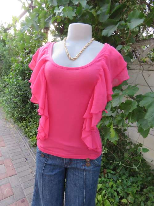 Savvy styled crimson colour top in size 30/6 by 'LEGIT'.In polyester with little stretch.Good cond.
