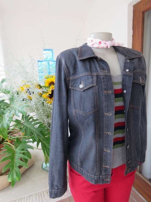 Jean denim jacket in biker style.In 100% cotton.Size 34/10 by 'WOOLWORTHS' As new.
