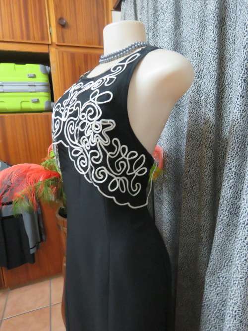 Formal Dresses Go formal with this princess style long black evening dress.Size 38 14 by FOSCHINI .As new. was sold for 130.00 on 25 Apr at 15 31 by trendyvintage191 in Oudtshoorn ID 408497727