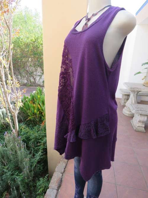 Dark purple sleeveless long loose top by 'GOLDEN FASHION' in size 38/14.Good condition.