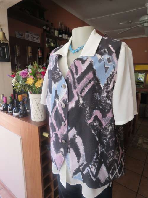 Dramatic patterned long loose hanging waistcoat.Size 44/20 in 100% cotton.Owner made.New cond.